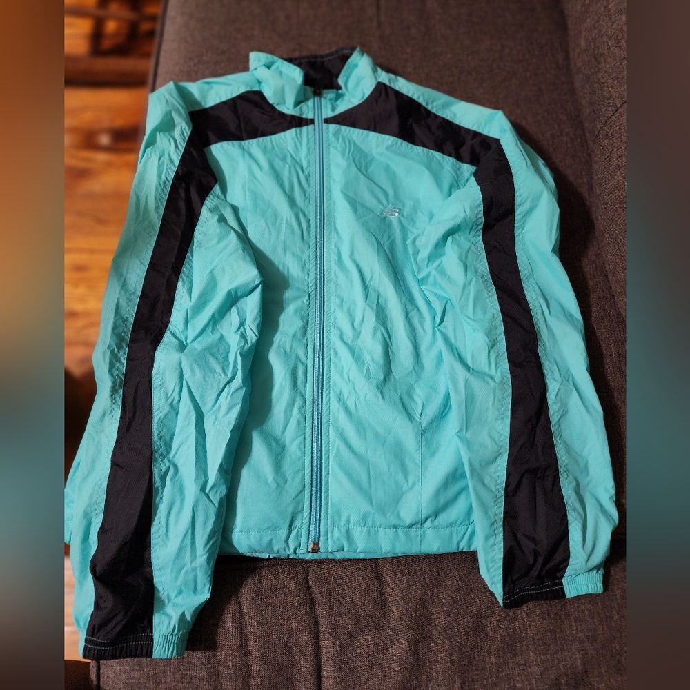 Womens New Balance wind breaker size medium
